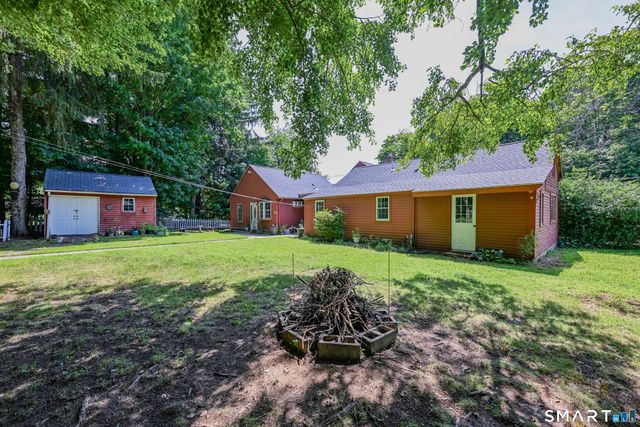 463 Pearl Lake Road, Waterbury, CT 06706