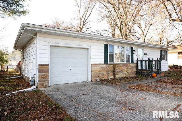 4 HILLSIDE Drive, Mt Vernon, IL 62864