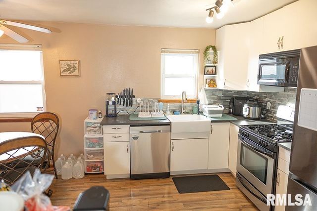 4 HILLSIDE Drive, Mt Vernon, IL 62864