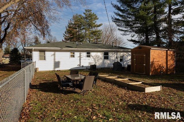 4 HILLSIDE Drive, Mt Vernon, IL 62864