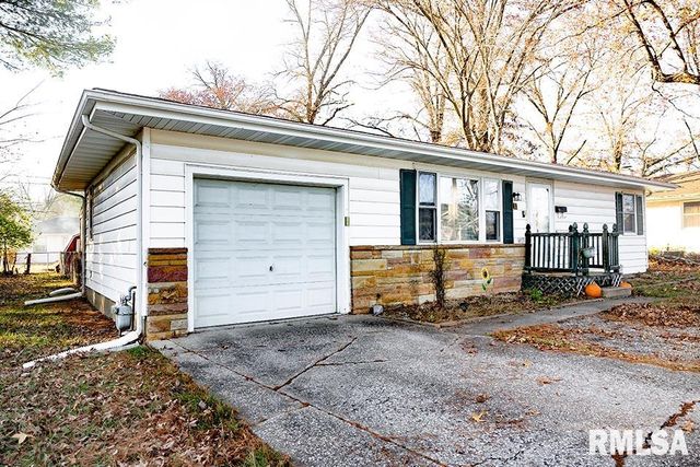 4 HILLSIDE Drive, Mt Vernon, IL 62864