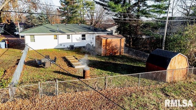 4 HILLSIDE Drive, Mt Vernon, IL 62864