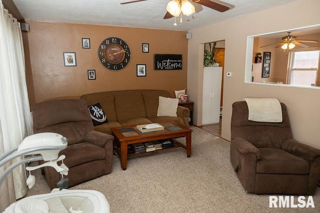 4 HILLSIDE Drive, Mt Vernon, IL 62864