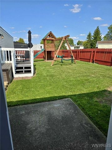 263 Crestwood Court East, Lockport City, NY 14094