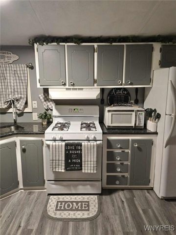 263 Crestwood Court East, Lockport City, NY 14094