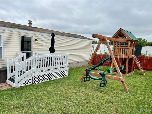 263 Crestwood Court East, Lockport City, NY 14094