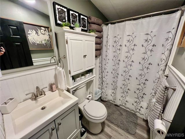 263 Crestwood Court East, Lockport City, NY 14094