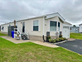 263 Crestwood Court East, Lockport City, NY 14094