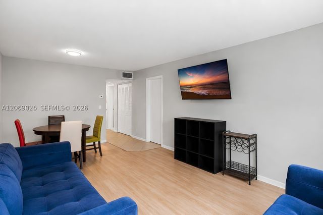 201 Berkley Rd 309, Hollywood, FL 33024