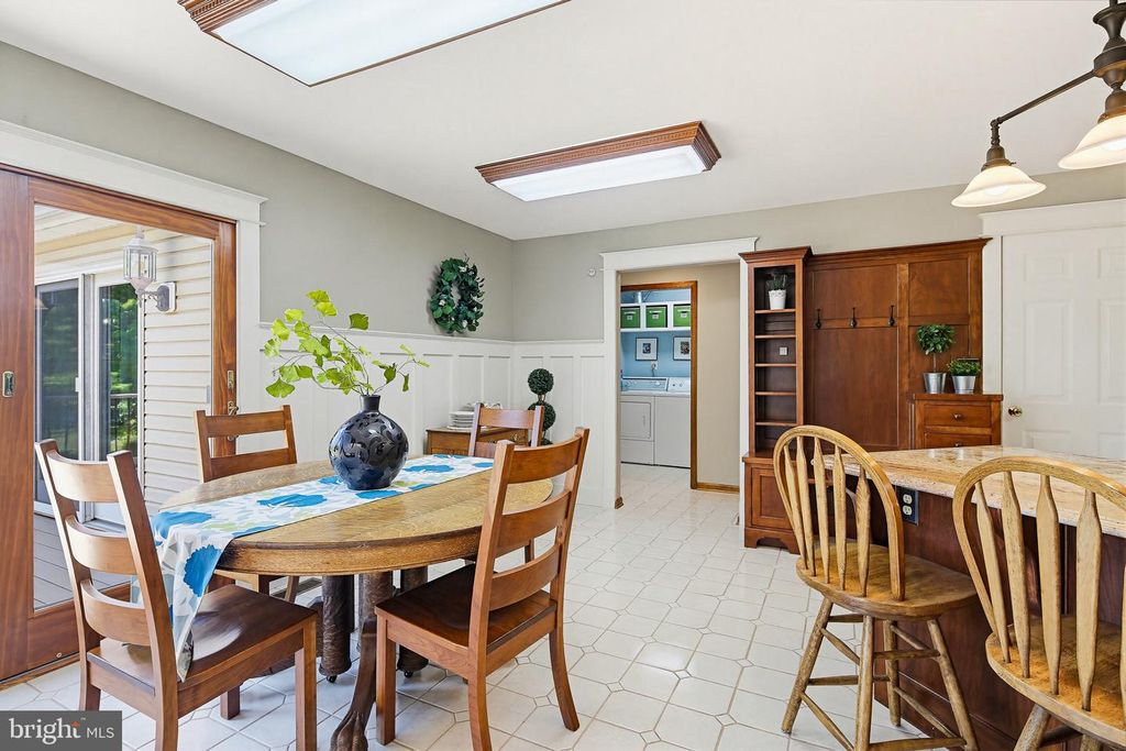 Image 17 of property listing at 6111 EMERALD LN, Eldersburg, MD 21784