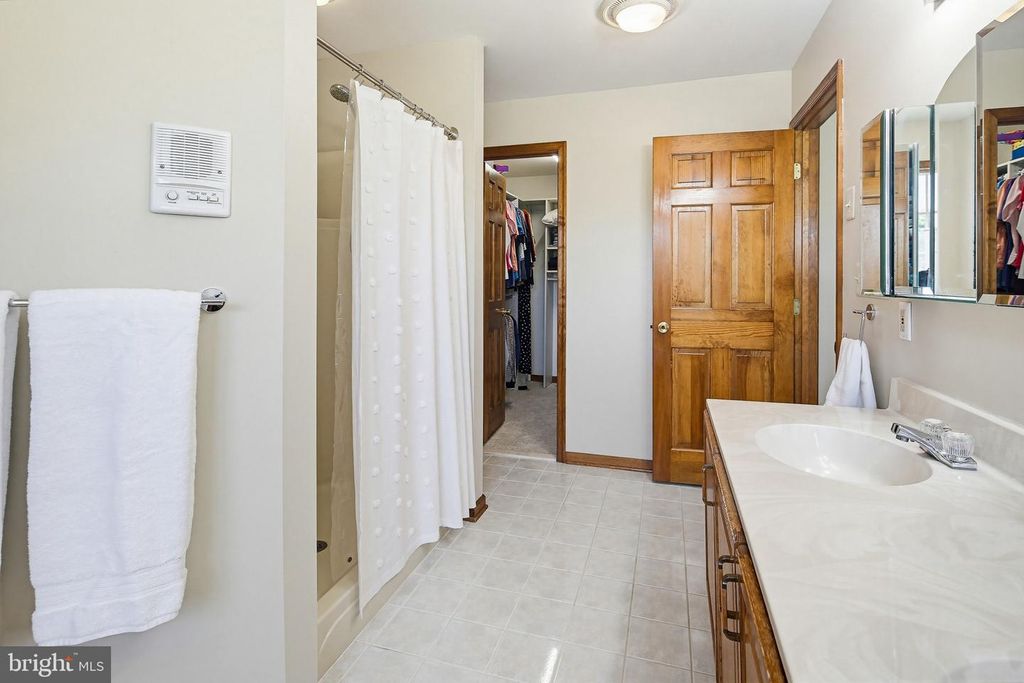 Image 25 of property listing at 6111 EMERALD LN, Eldersburg, MD 21784