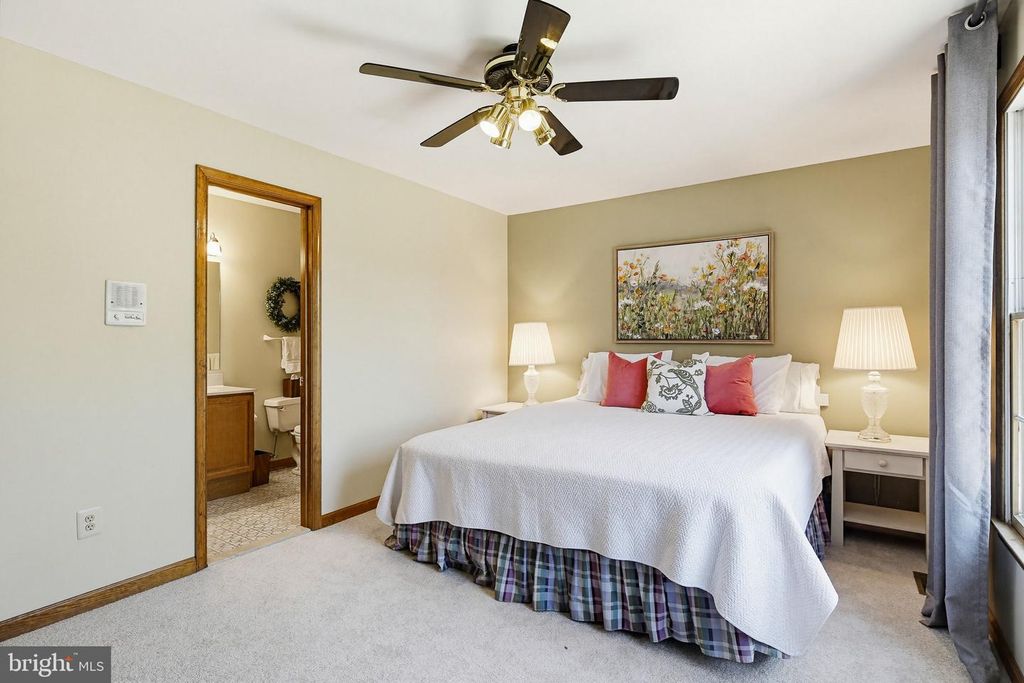 Image 30 of property listing at 6111 EMERALD LN, Eldersburg, MD 21784