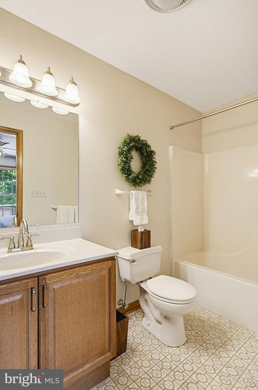 Image 32 of property listing at 6111 EMERALD LN, Eldersburg, MD 21784