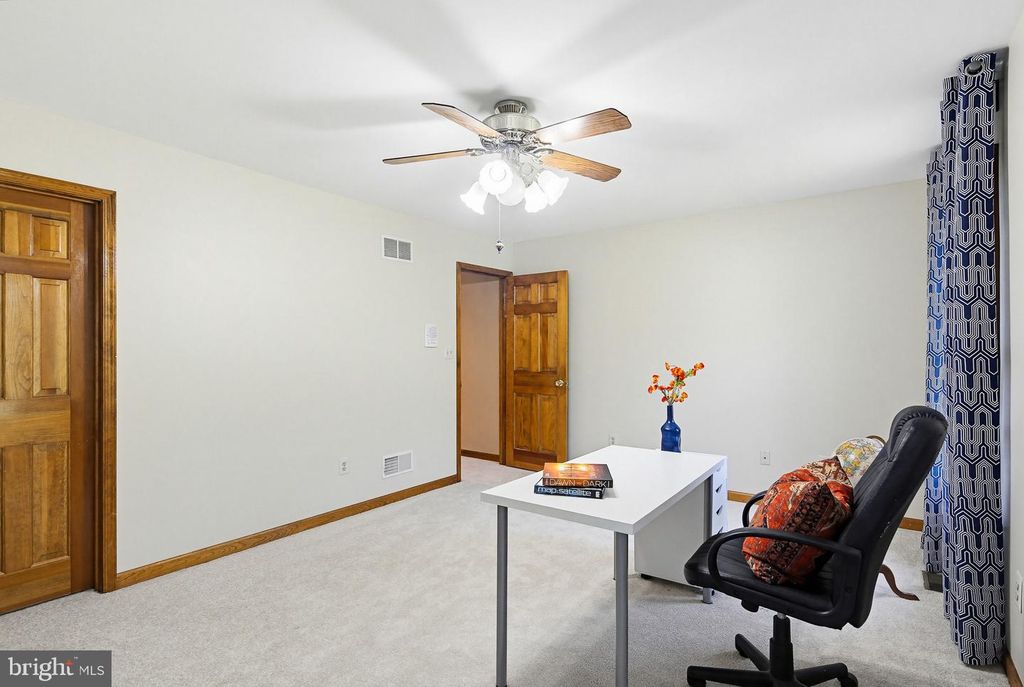 Image 37 of property listing at 6111 EMERALD LN, Eldersburg, MD 21784
