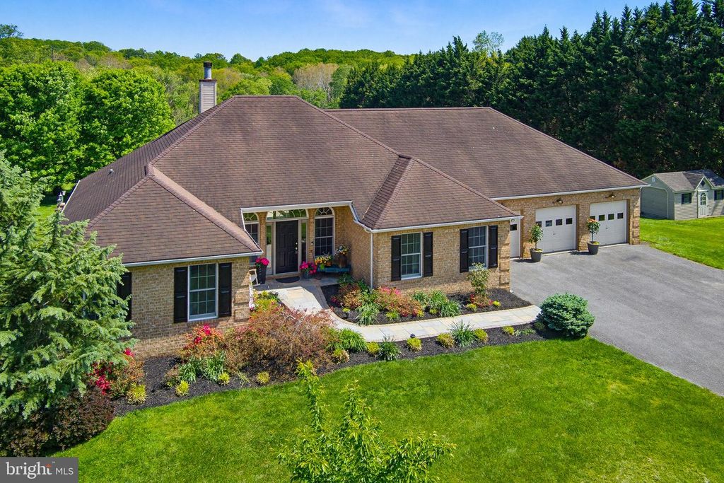 Image 62 of property listing at 6111 EMERALD LN, Eldersburg, MD 21784