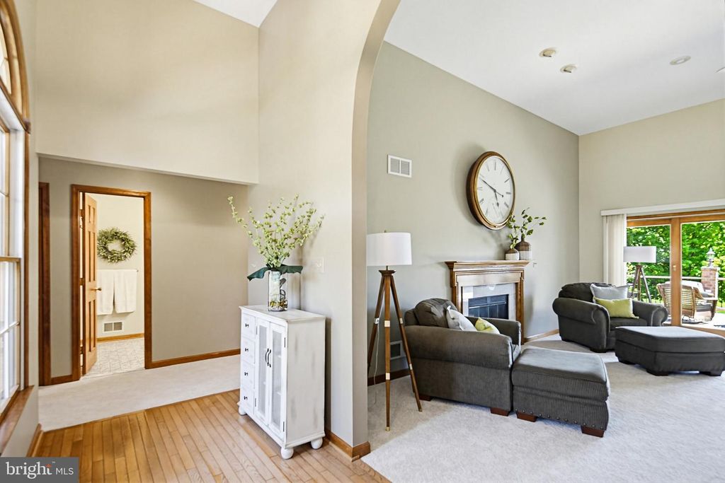 Image 7 of property listing at 6111 EMERALD LN, Eldersburg, MD 21784
