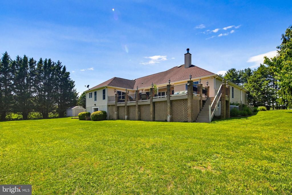 Image 83 of property listing at 6111 EMERALD LN, Eldersburg, MD 21784