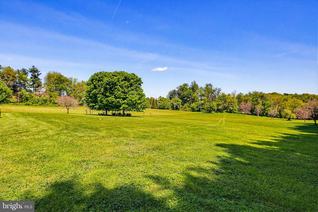 Image 86 of property listing at 6111 EMERALD LN, Eldersburg, MD 21784