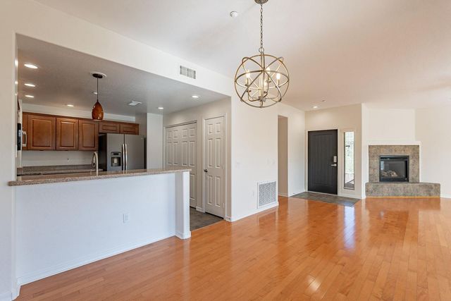 33550 N Dove Lakes Drive Unit 2021, Cave Creek, AZ 85331