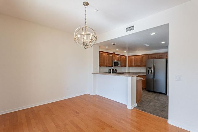 33550 N Dove Lakes Drive Unit 2021, Cave Creek, AZ 85331