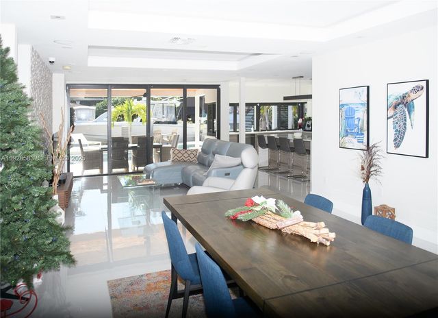 2734 SE 14th St, Pompano Beach, FL 33062