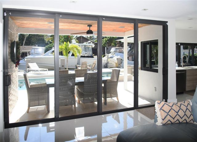 2734 SE 14th St, Pompano Beach, FL 33062