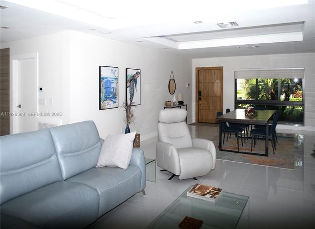 2734 SE 14th St, Pompano Beach, FL 33062