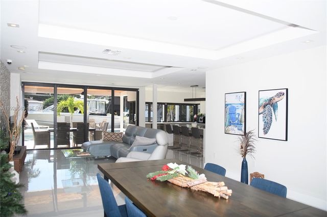 2734 SE 14th St, Pompano Beach, FL 33062