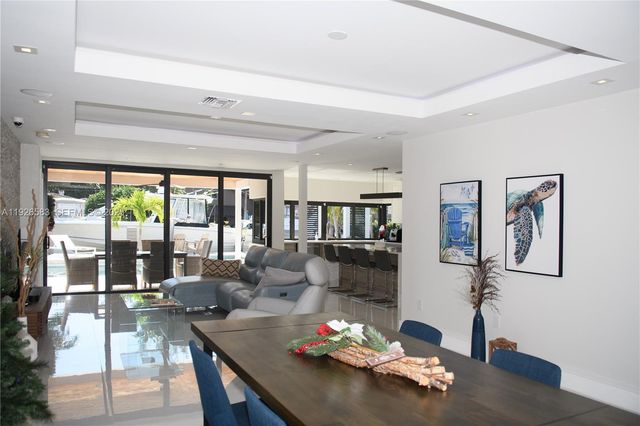 2734 SE 14th St, Pompano Beach, FL 33062