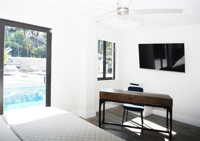 2734 SE 14th St, Pompano Beach, FL 33062