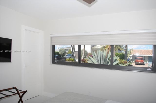 2734 SE 14th St, Pompano Beach, FL 33062