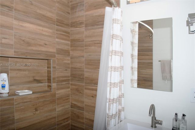 2734 SE 14th St, Pompano Beach, FL 33062