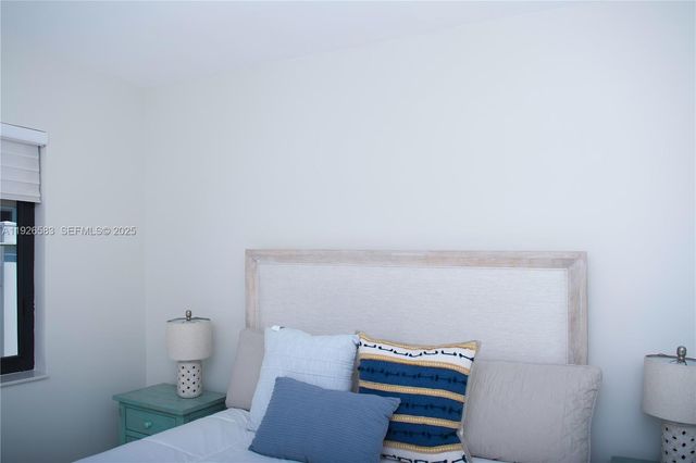 2734 SE 14th St, Pompano Beach, FL 33062