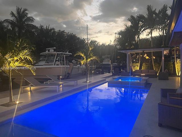 2734 SE 14th St, Pompano Beach, FL 33062