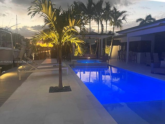 2734 SE 14th St, Pompano Beach, FL 33062