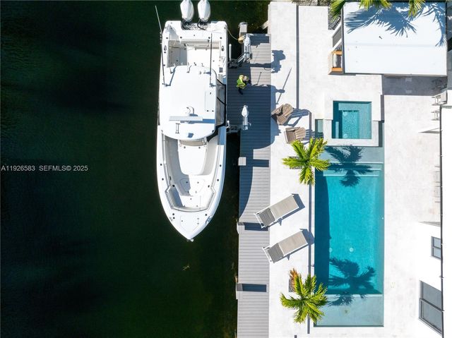 2734 SE 14th St, Pompano Beach, FL 33062