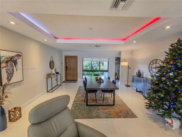 2734 SE 14th St, Pompano Beach, FL 33062