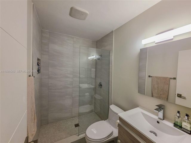 2734 SE 14th St, Pompano Beach, FL 33062