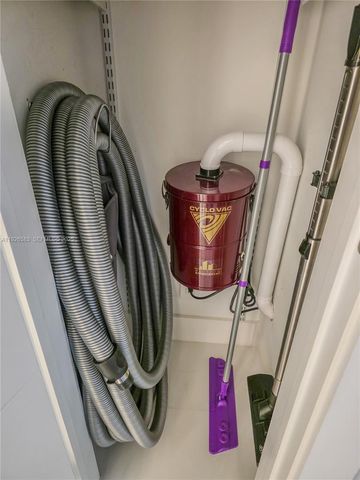 2734 SE 14th St, Pompano Beach, FL 33062