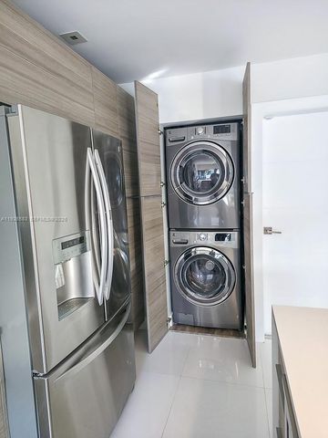 2734 SE 14th St, Pompano Beach, FL 33062