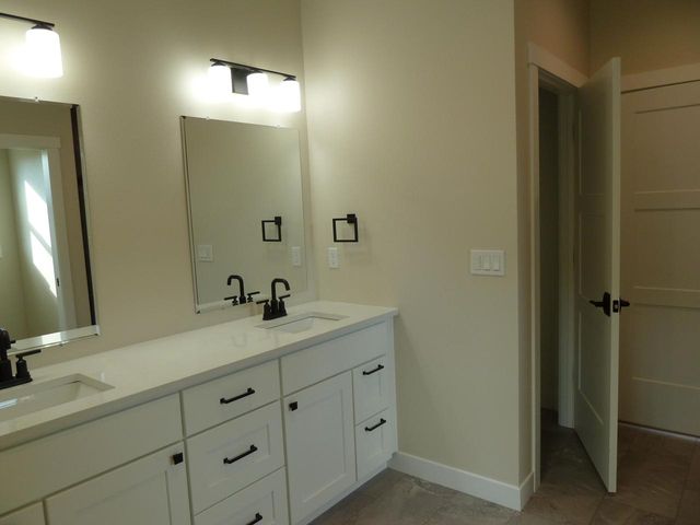 717 Tamarack TRAIL, Holmen, WI 54636