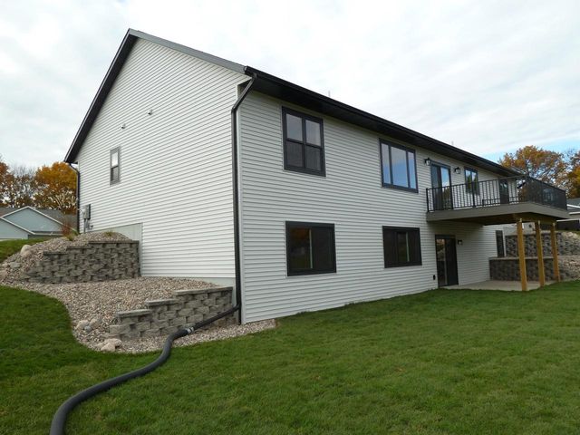 717 Tamarack TRAIL, Holmen, WI 54636