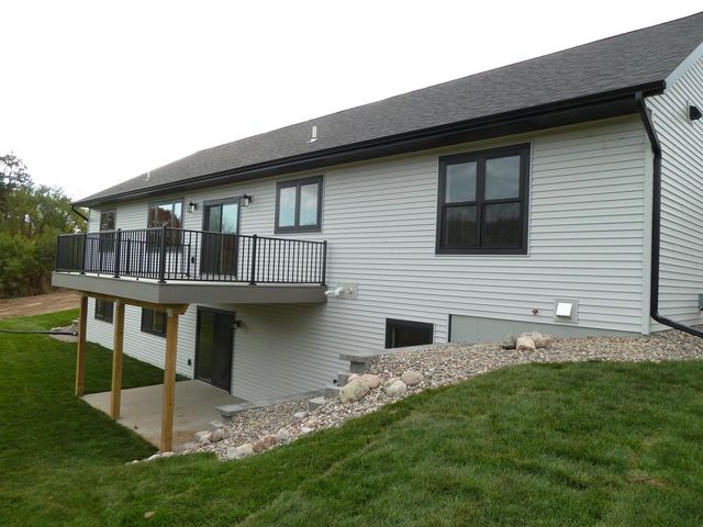 717 Tamarack TRAIL, Holmen, WI 54636