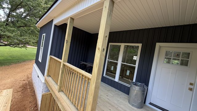 470 Powers Blvd, Waverly, TN 37185