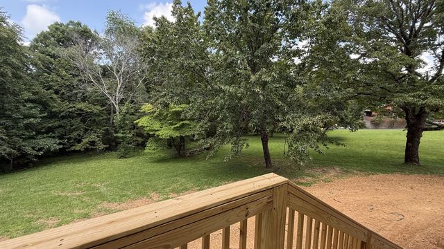 470 Powers Blvd, Waverly, TN 37185