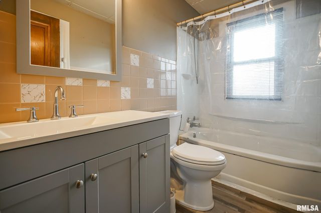 100 LEWIS Court, Bartonville, IL 61607