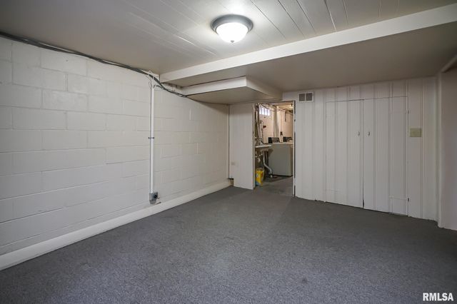 100 LEWIS Court, Bartonville, IL 61607