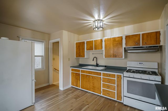 100 LEWIS Court, Bartonville, IL 61607