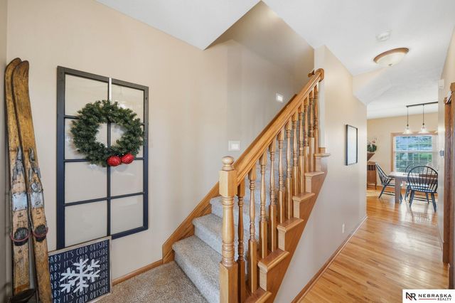 9437 Oakville Road, Lincoln, NE 68526