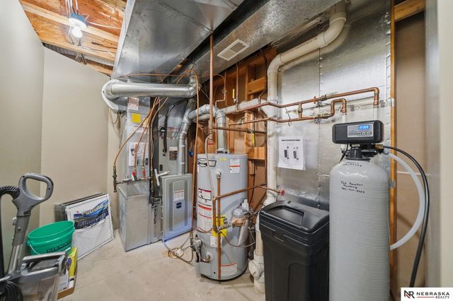 9437 Oakville Road, Lincoln, NE 68526